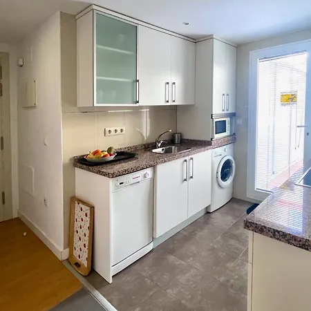 Maravilloso Centrico De 70m2, Jardin Propio 40m2 Con Piscina Ninos Y Parking Opcional Malaga