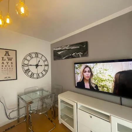 Maravilloso Centrico De 70m2, Jardin Propio 40m2 Con Piscina Ninos Y Parking Opcional Apartamento Málaga