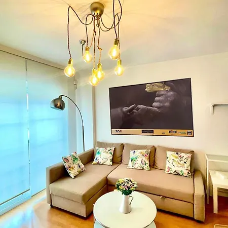 Maravilloso Centrico De 70m2, Jardin Propio 40m2 Con Piscina Ninos Y Parking Opcional Apartment Malaga