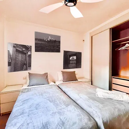 Maravilloso Centrico De 70m2, Jardin Propio 40m2 Con Piscina Ninos Y Parking Opcional * Malaga