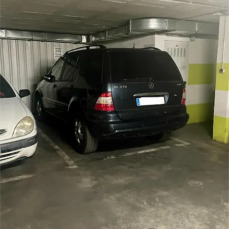 Maravilloso Centrico De 70m2, Jardin Propio 40m2 Con Piscina Ninos Y Parking Opcional Malaga