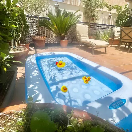 Maravilloso Centrico De 70m2, Jardin Propio 40m2 Con Piscina Ninos Y Parking Opcional Apartment *