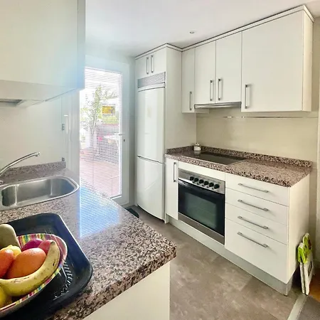 Maravilloso Centrico De 70m2, Jardin Propio 40m2 Con Piscina Ninos Y Parking Opcional Malaga